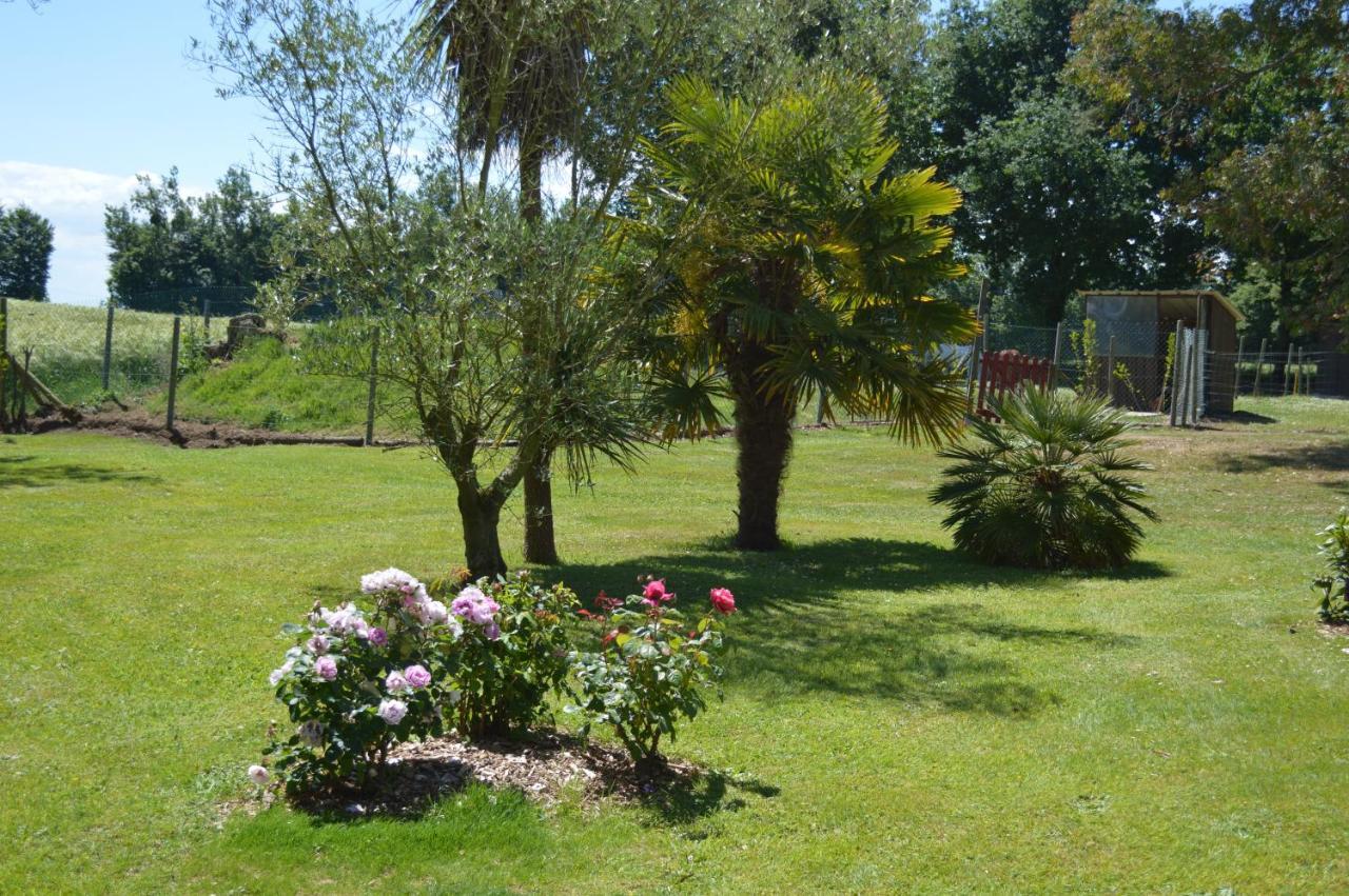 La Pichonniere Acomodação com café da manhã Isigny-le-Buat Exterior foto